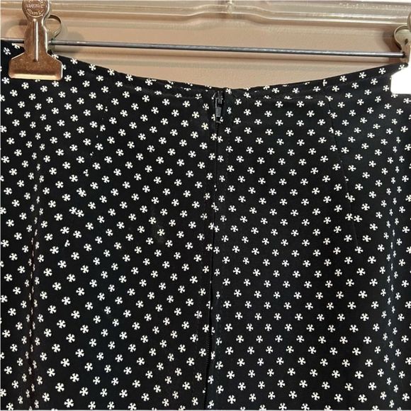 3 for $20! Zigzag black & white patterned skort - Picture 6 of 8